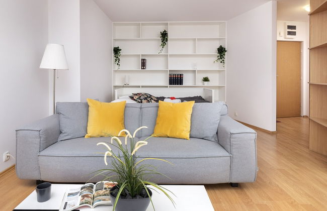 Warsaw Ursynów Apartment by Renters - Photo 1