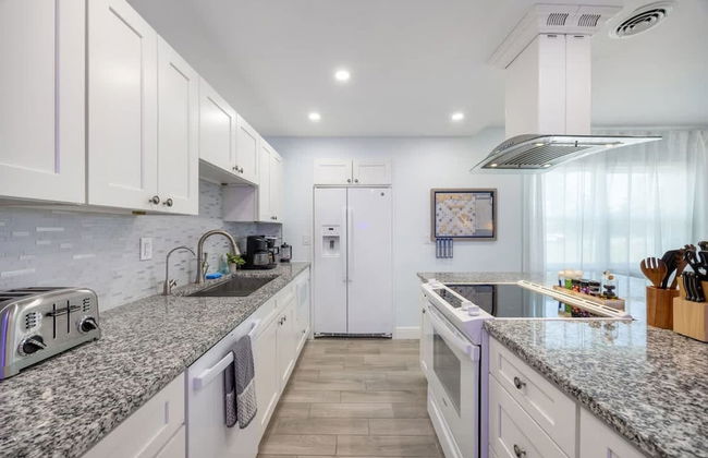 Fun Family-friendly Largo Home Heated Pool - Photo 5