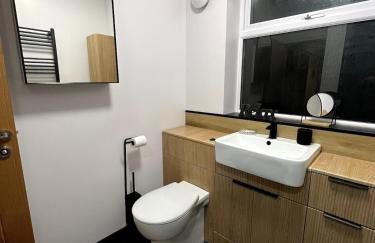 Luxury modern home log fire & outdoor living - Foto 23