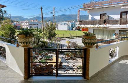 Garden Beach House - Photo 13