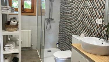 Villa Independiente con Bodega y Barbacoa - perfecto familia y grupos - Foto 3, Shower
