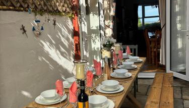 Large family home, sea view, hot tub, beach 5 min walk, dog friendly - Foto 3