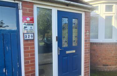 L & J Escapes - 8 Bedrooms suitable for Contractors and Families- Private parking available for 6 vehicles - Foto 42