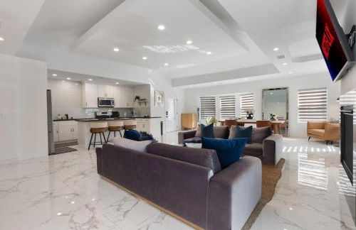 Serene Luxe Residence near Rose Bowl - Photo 10