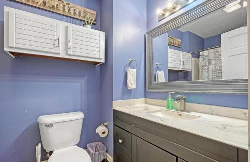 2BR Family Charmer Duplex near Drake - Foto 19