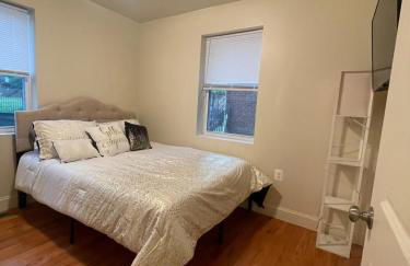 Chic 4 Br, 2Ba Apt in SE DC - Photo 16