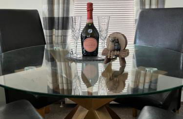 Maneight Luxury Lodge with hot tub - Foto 14