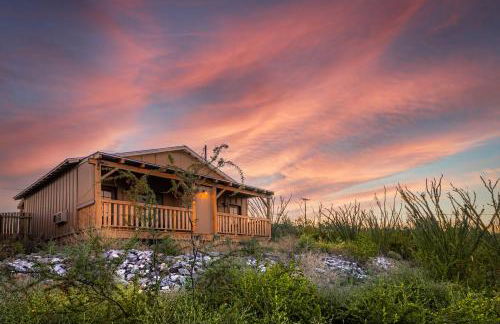 Miners Cabins #1 - Two Double Beds and Private Balcony - Foto 9