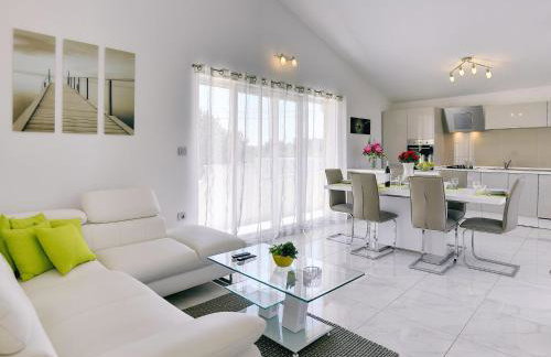 Apartment With Modern Decor and Spacious Garden, 3 km From the Beach - Foto 42