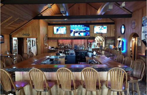 Cozy Indian Lake Chalet on Golf Course with Arcade/Gameroom - Foto 64