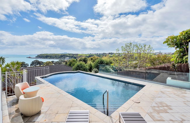 Magnificent Harbour View Villa in Orakei - Photo 28