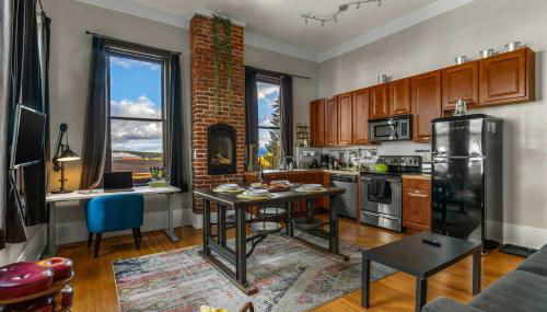 Beautiful Mountain Views in Iconic Building - Foto 4