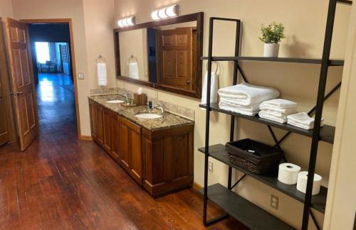 The Loft at Bite Me BBQ - Foto 32