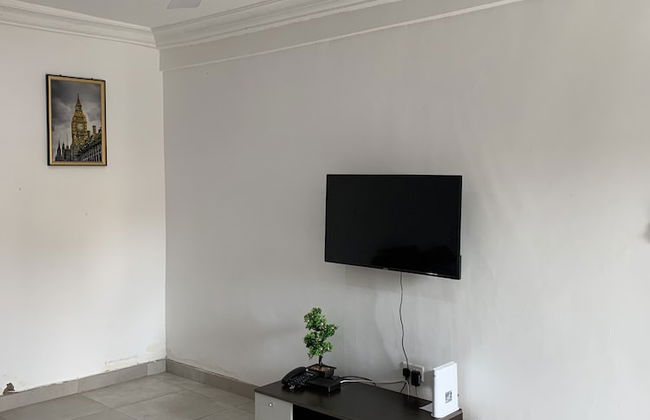 Central Reservations Apartment - Photo 20