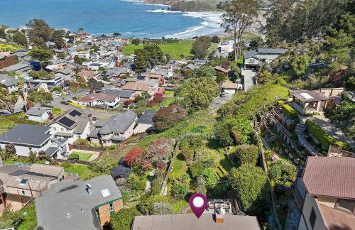 Small Home with Ocean View walk to Restaurants Brewery Shops Beach - Foto 3