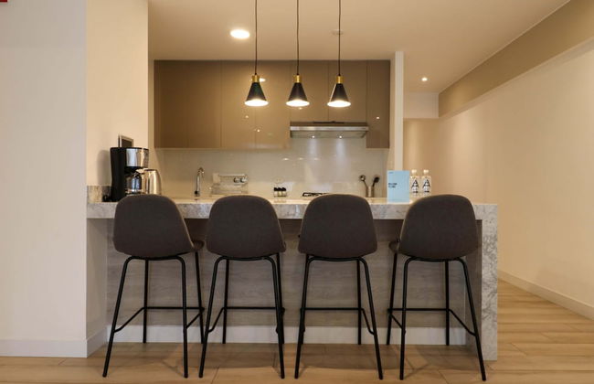 w Charming 2BR w Balcony in Miraflores - Photo 8