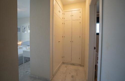 Hello Cosmo - Photo 17