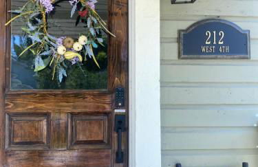 The Front Porch - Photo 27