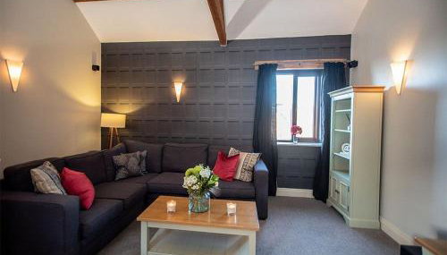 Tower Barn Cottage, Castle Carrock, a luxurious characterful cottage with hot tub and views - Foto 5