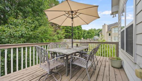 Relaxing 3BR Duplex Home w/ Pool & Patio - Foto 2