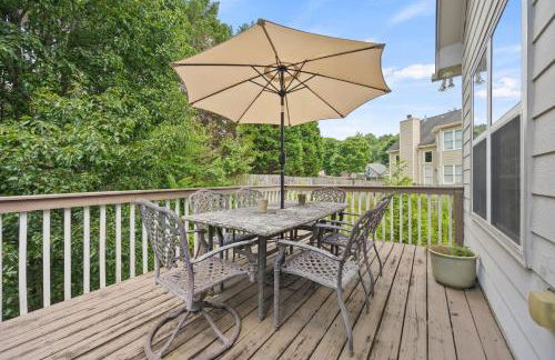 Relaxing 3BR Duplex Home w/ Pool & Patio - Foto 2