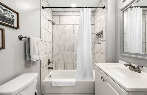 Spacious 3 Bedroom - Sleeps 8 - Central Location - Foto 8