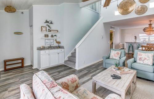 Salt and Light Oceanfront Condo with Pool and Elevator - Foto 6