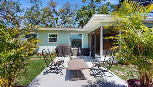 Relax in Retro - Photo 3