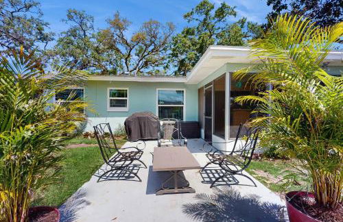 Relax in Retro - Photo 3