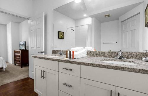 3 Bedrooms S / Lucaya Village Townhouse by RedAwning - Foto 39