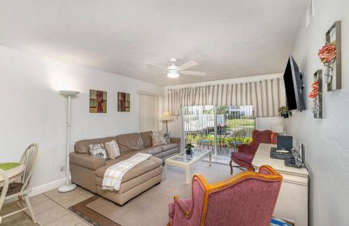 2Bed 2Bath Pondview Haven - BC138 - Foto 9