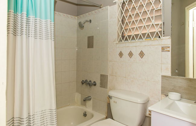 Kingston Most Centrally Located Two Bdrm - Foto 16