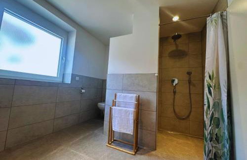 Frankenherz-Apartments - Premium Wohnung mit Terrasse & zwei Schlafzimmern, nahe Playmobil-Funpark, Self-Check-In - Foto 41