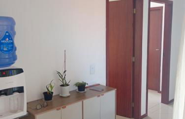 Terraço Familiar , 2 quartos com ar condicionado, 2 banheiros, churrasqueira a carvão , wi-fi, vaga para 2 carros suporta até 7 pessoas - Foto 32