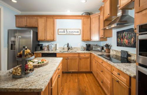 Mountain Retreat with Hot Tub, Game Room and Views - Foto 9