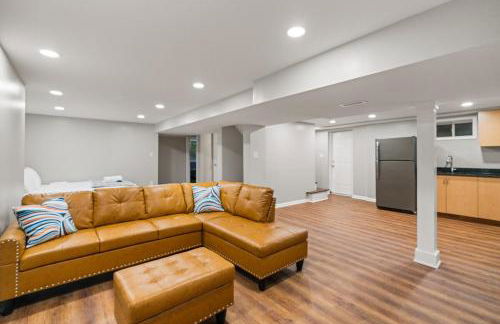 Elegant 5BR Home Sleeps 14 Minutes from DC - Russell - Foto 2