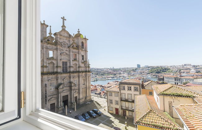 Oporto Street Aldas - Photo 50