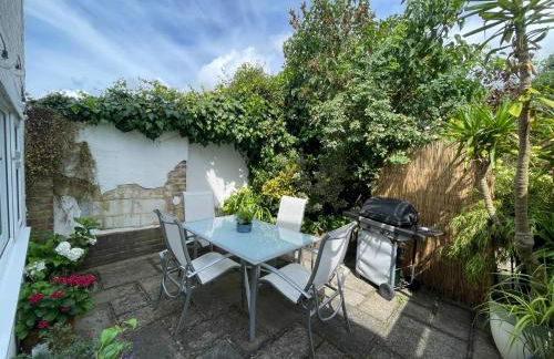 Sompting Village - Close to sea and South Downs - Photo 33