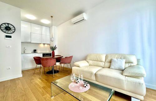 Sofi - modern with private garage - Photo 9