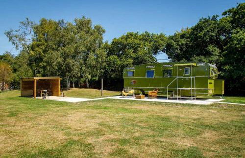 The Showman's Carriage w King Bed close to beach - Foto 14