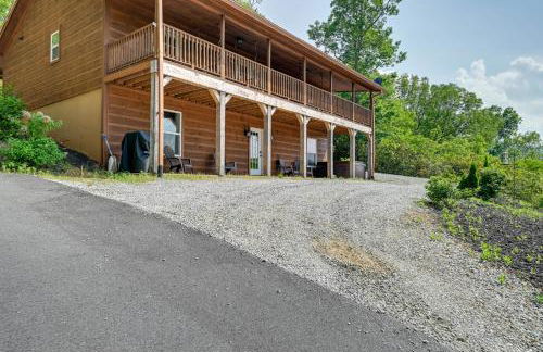 Beautiful Franklin Home with Bunkhouse and Hot Tub! - Foto 44