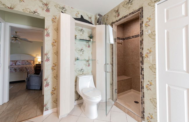 232 South Harbor Upstairs 3 Bedroom Apts by RedAwning - Photo 18