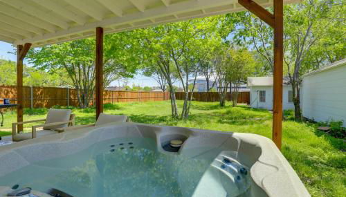 Walk to Cowboys Games Arlington Home with Hot Tub! - Foto 2