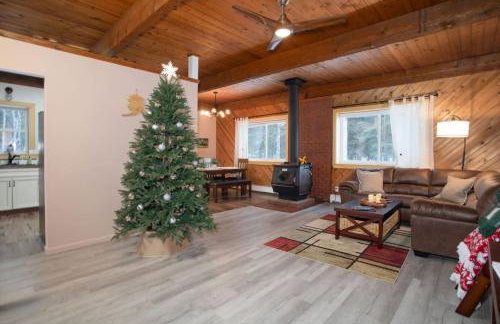 Fly Away Home with Aurora Views - Foto 7