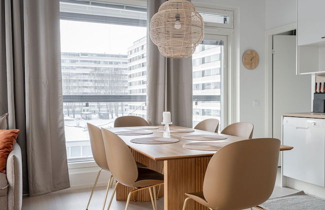 New 2BR Apt with Balcony, Sauna & Great Location - Foto 2