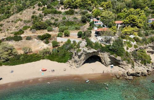 Thalasson Beach House - Photo 21
