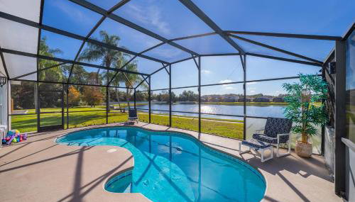South Facing Pool with Stunning Lake View - Family Friendly Home - Nr Disney - Photo 2