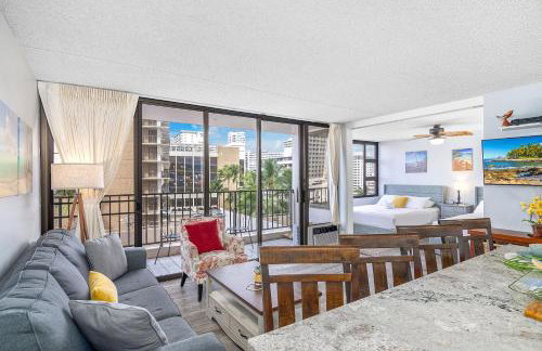 7FL Remodeled, Close to Beach & Dining with Free Parking - Photo 12