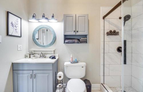 Walk to Beach Waveland Retreat with Yard! - Foto 21