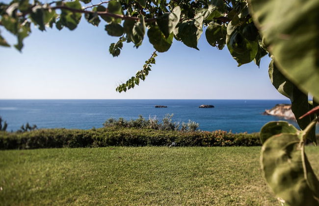 Absolute Villa by Stylish Stays - Photo 76